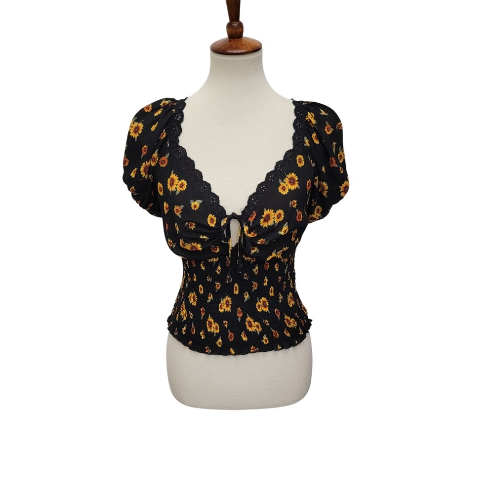 Y2K Stitch & Pine Sunflower Smocked Top Womens Small Black‎ Floral Eyelet Trim